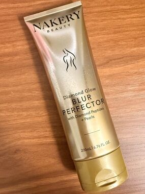 Nakery Beauty Diamond Glow Blur Perfector